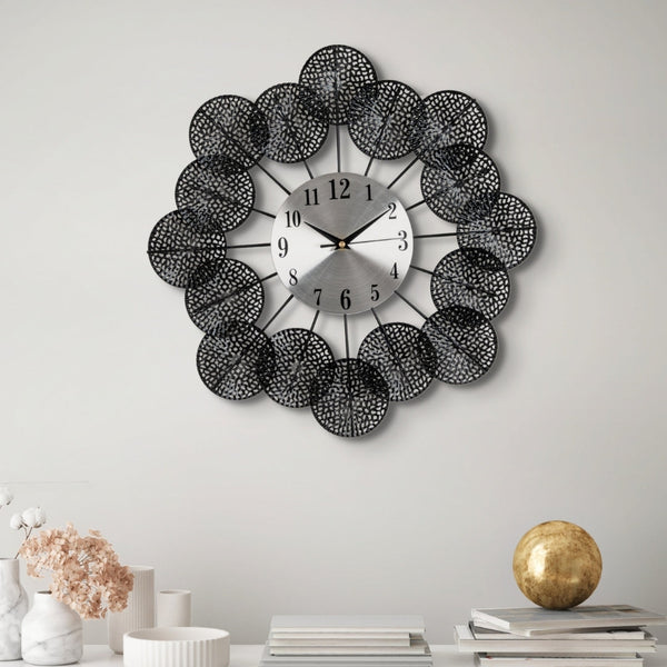 Black Wall Clock, Round Wall Clock, Abstract Shields Metal Wall Clock, Silent Analog Clock, 45 cm or 18 inch Decorative Wall Clock, Home Decor, Indoor Decoration, Wall Art for Office, Living Room